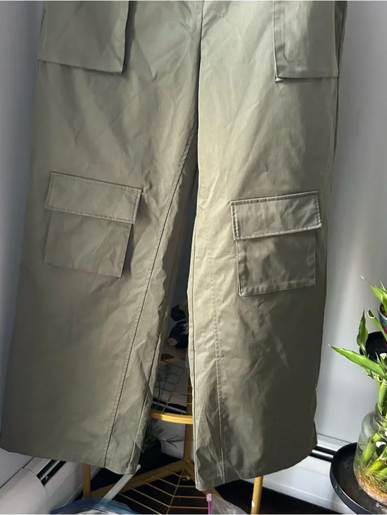 PrettyLittleThing Plus Olive Khaki twill high waist Cargo Trousers size 12 NEW - Picture 6 of 8